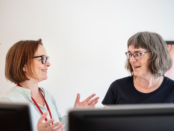 Mette Seidelin (tv.)